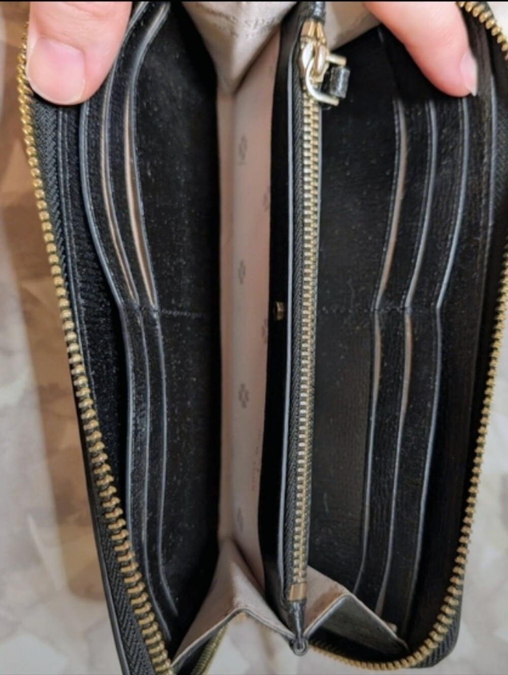 Kate Spade black zip-around pebbled leather wallet - Picture 4 of 5